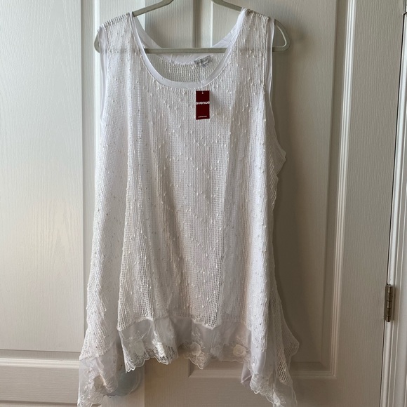 Tops - Avenue White Tank with Netting Detail 26/28 NWT
